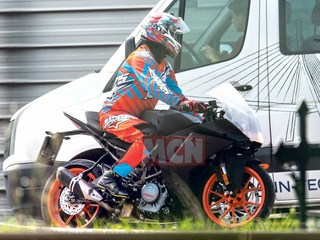 ktm-rc390-spy-1.jpg