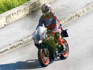 ktm-rc390-spy-2.jpg