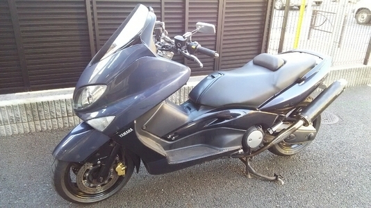 YAMAHA T-MAX