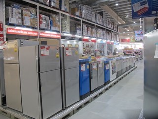 Makro-Thailand-Elektrogeraete-Abteilung[1].jpg