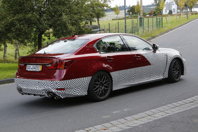 14-09-29-lexus-gs-f-prototype-side-thumb.jpg