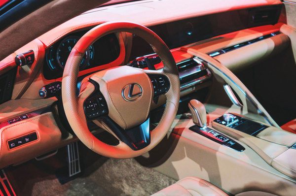 16-01-14-gallery-lexus-lc-interior-5.jpg