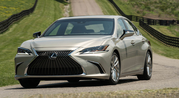 x18-06-15-lexus-es-300h-driving.jpg.pagespeed.ic.WxW1AKQgH6.jpg