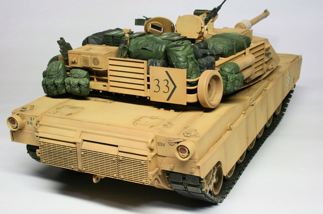 プラモデルつくってなんぼ: TAMIYA M1A2 エイブラムス戦車 Type「C」 完成！！