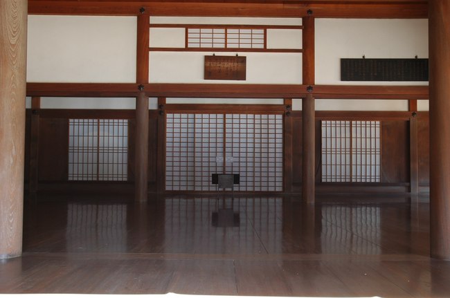 1920px-Shizutani_school_inside_of_the_hall.jpg