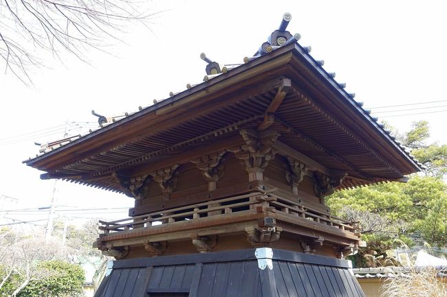 Bell_tower_-_Eishō-ji_-_Kamakura,_Kanagawa,_Japan_-_DSC08093.JPG