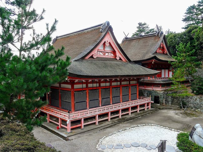 Hinomisaki-jinja_Hinomisaki_Shrine_Main_Sanctuary_of_Hishizuminomiya_(Shrine)_001.jpg