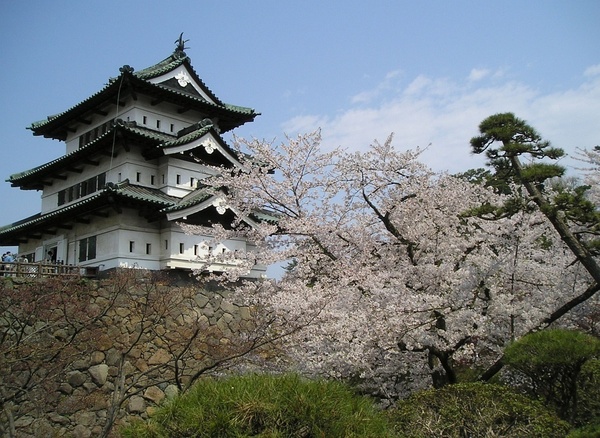 Hirosaki-castle_Aomori_JAPAN.jpg