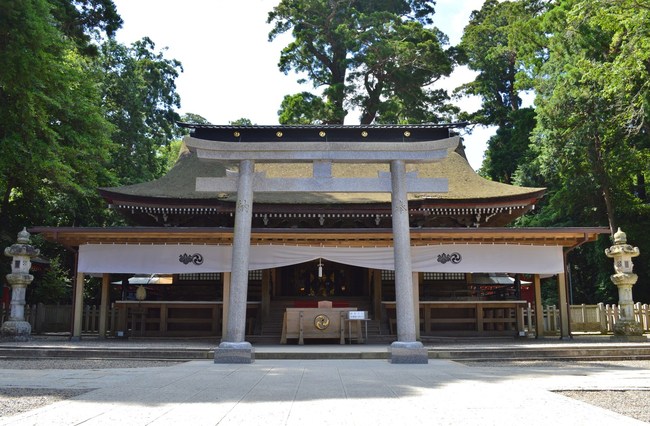 Kashima-jingu_haiden-1.jpeg