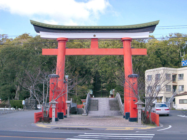 Nitta-shrine_(satsuma-sendai)_approach_gate_1.jpg