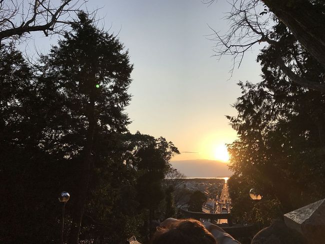 Sunset_and_sando_of_Miyajidake_Shrine_3.jpg