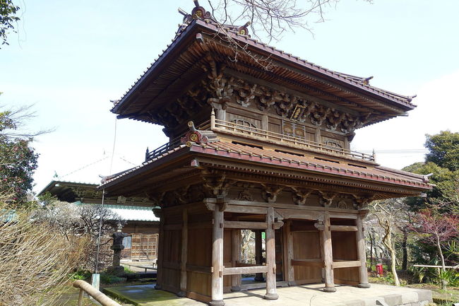 Temple_gate_-_Eishō-ji_-_Kamakura,_Kanagawa,_Japan_-_DSC08084.JPG