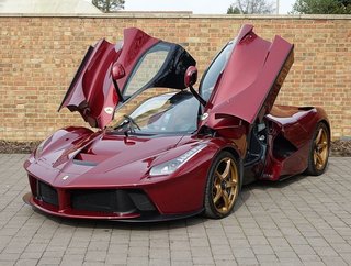 Rosso-Rubino-Ferrari-LaFerrari-12.jpg