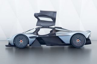 aston-martin-valkyrie_18.jpg