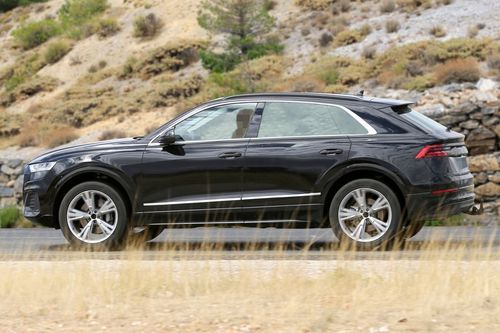 audi-q8-004.jpg