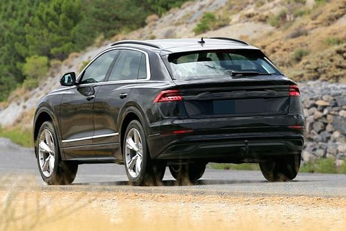 audi-q8-005.jpg