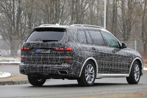 bmw-x7_180322_06.jpg