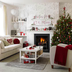 海外おしゃれ部屋とインテリア ルームスタイル クリスマスの参考にしたい クリスマスツリーのあるリビングルーム