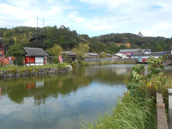 2伊勢安土桃山城下町園内.JPG