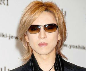 YOSHIKI