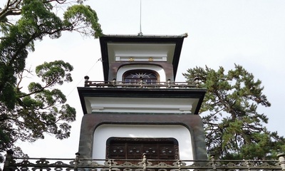 Gate-tower-oyama-jinja.JPG