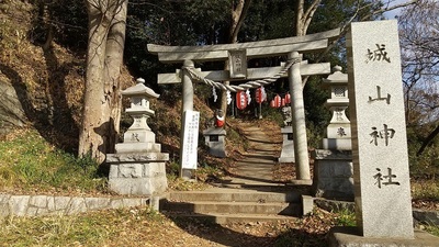 Gateway of a shrine.JPG