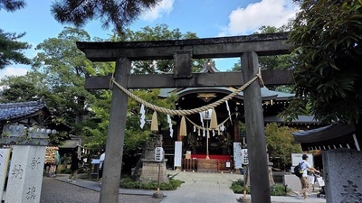 Gyoda-Hachiman-Shrine-Gate.JPG