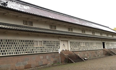 Important-cultural-asset-Sanjikken-Nagaya-storehouse.JPG
