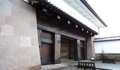 Kahoku-mon-second-gate.JPG