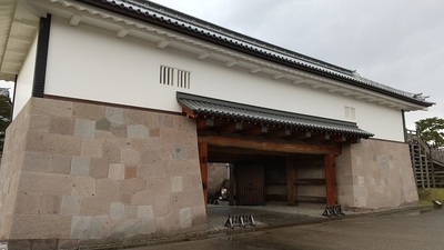 Kahokumon-second-gate.JPG