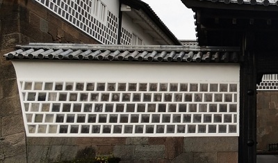 Kanazawajo-sea-cucumber-wall.JPG