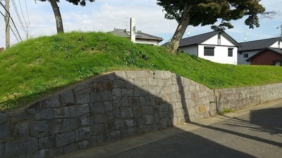 Kisai-Castle-Earthworks.JPG
