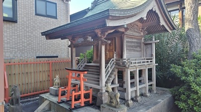 Kosuge-Inari-Jinja-Main-Sanctuary.JPG