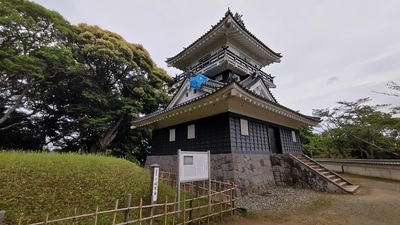 Kururi-castle-tower-foundation.JPG
