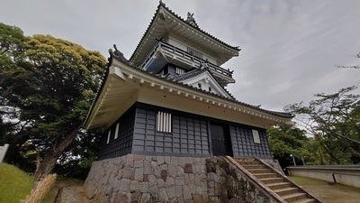Kururijo-castle-tower.JPG