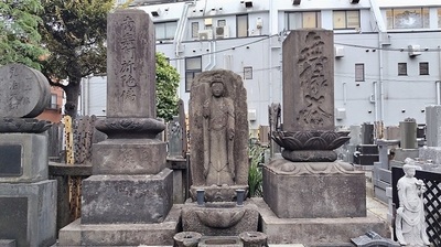 Memorial-Towers-Senju-Kinzoji.JPG