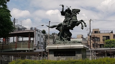 Nitta-Yoshisada-Statue-Fuchu-City.JPG