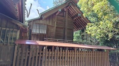 Okubo-jinja-main-shrine.JPG