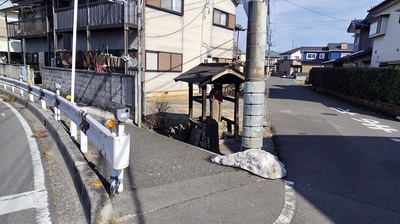 Onatimichi-Iwatsuki-three-way-intersection.JPG