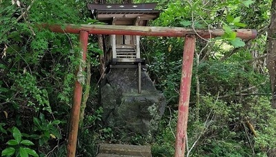 Otakijo-castle-stone.JPG