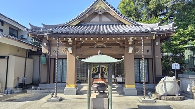 Rokugatshachimanjinja-Haiden.JPG