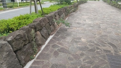 Shintora-Street-Ishigaki-Stone.JPG