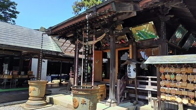 Shrine-Building-Numata-Haruna.JPG