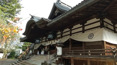 Shrine-building-oyama.JPG