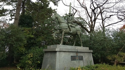 Takaokajo-Statue-Maeda-Toshinaga.JPG