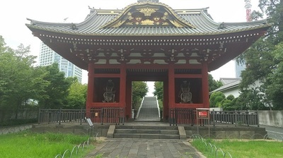Tokugawa-Hidetada-Grave-Gate.JPG