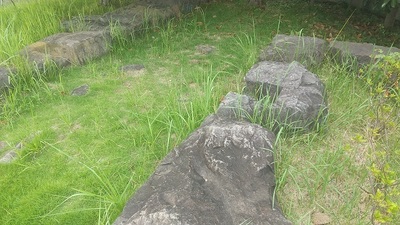 Trace-of-waterway-Shogun's-Grave.JPG