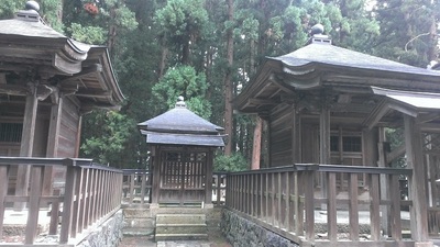 Uesugi-Akitaka-Grave.jpg