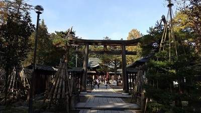 Yonezawa-Uesugijinja-Autumn.JPG