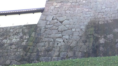 shirakawa-Kominejo-Stone-Wall.JPG